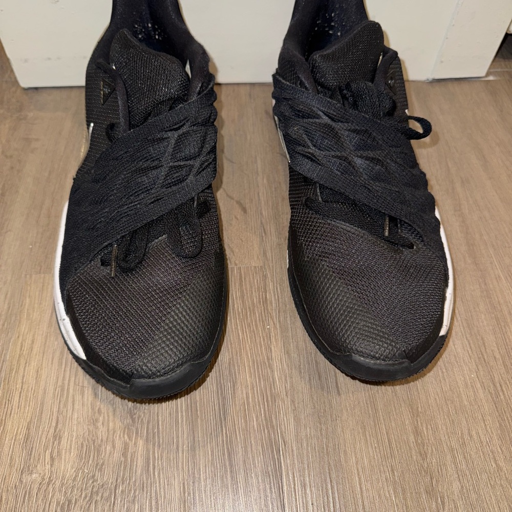 Nike Kyrie Low 1 Basketball shoes in the "black metallic silver”